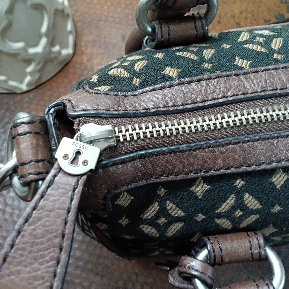 Fossil Maddox Signature Satchel - image 8
